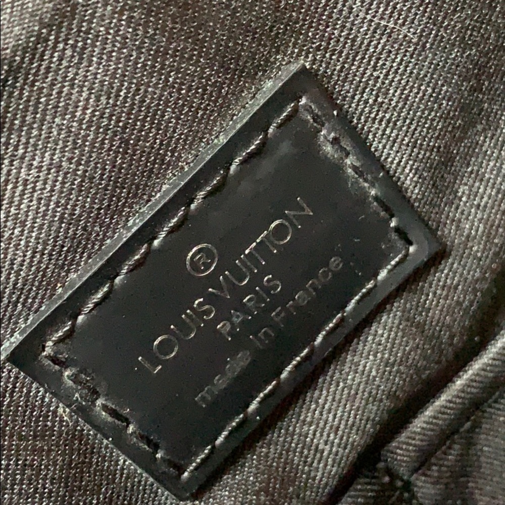 Louis Vuitton monogram district MM shoulder bag - Picture 3 of 4